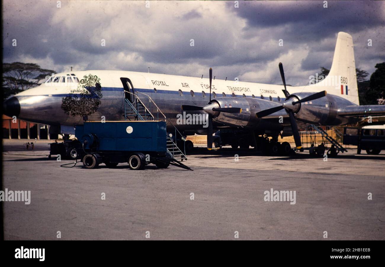 SLIDE Alphard 660, Royal Air Force Transport Command Plane, Bristol 175 Britannia Fleet, presa negli anni '70 Foto Stock