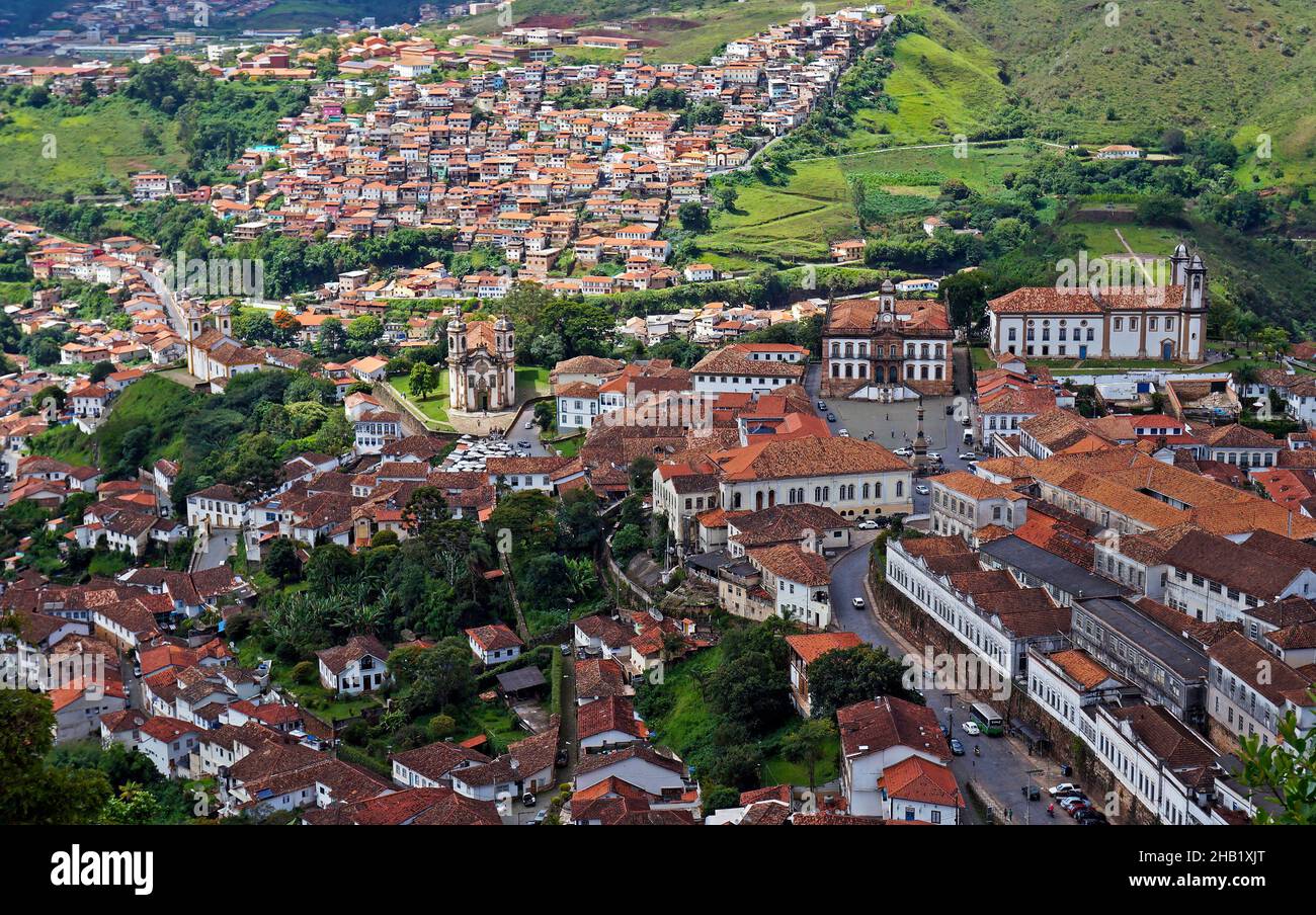 Vista panoramica della città storica di Ouro Preto, Brasile Foto Stock