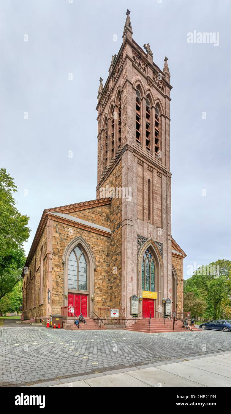 Trinity Episcopal Church, nota anche come Trinity Church on the Green, è un punto di riferimento della rinascita gotica completato nel 1816. La città di Ithial ha progettato la chiesa usando il nuovo H Foto Stock