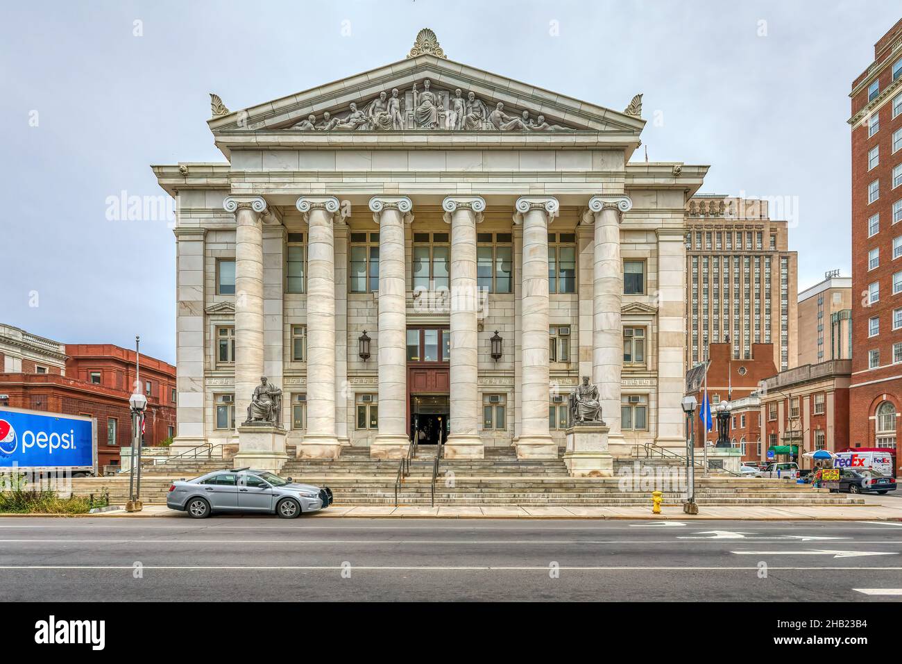 Il tribunale della contea di New Haven, noto anche come Corte superiore, è stato completato nel 1917 sul lato nord di New Haven Green. William Allen, Richard Williams, architetti. Foto Stock
