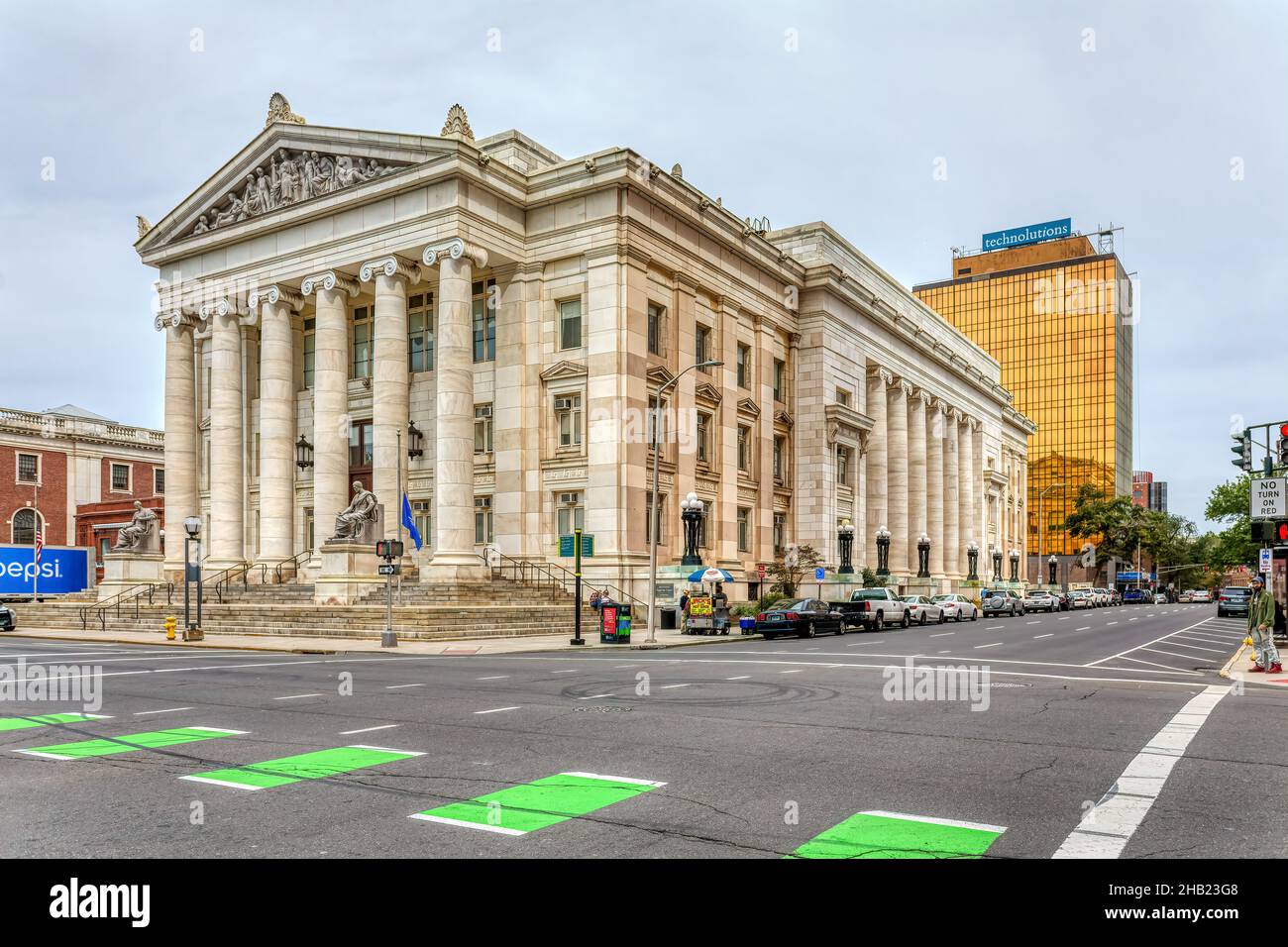 Il tribunale della contea di New Haven, noto anche come Corte superiore, è stato completato nel 1917 sul lato nord di New Haven Green. William Allen, Richard Williams, architetti. Foto Stock
