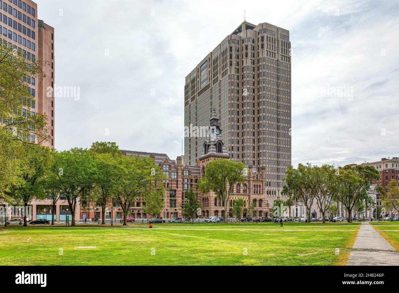 Il municipio di New Haven è stato costruito nel 1861, progettato da Henry Austin; l'annesso tribunale della contea è stato completato nel 1873, progettato da David R. Brown. Foto Stock
