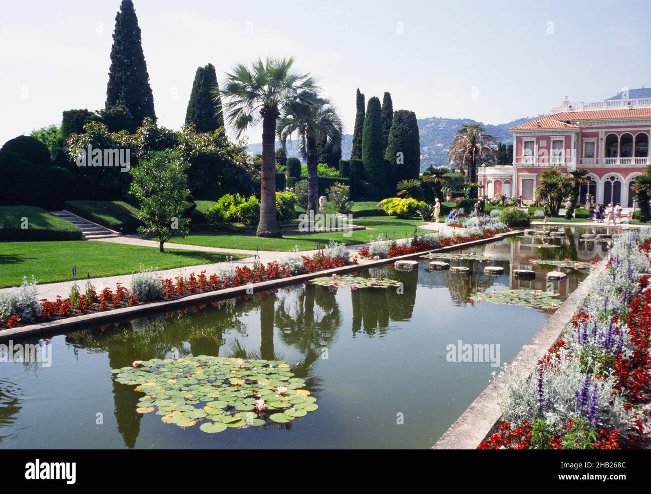 Una visita a Villa Ephrussi de Rothschild, villa Île-de-France, Saint-Jean-Cap-Ferrat, Costa Azzurra., Francia nel 1999 Foto Stock