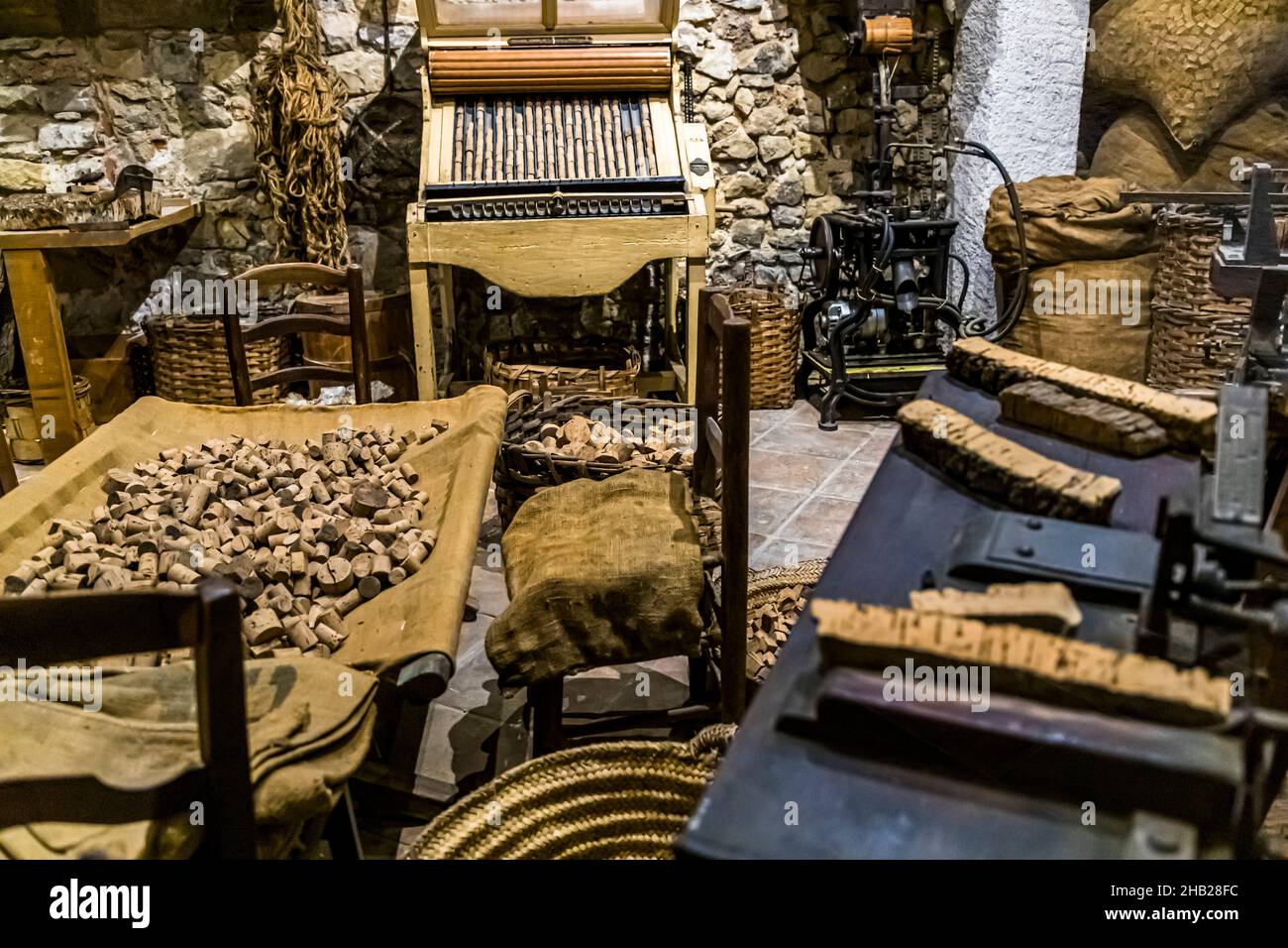 Attrezzatura di produzione di sughero nel museo delle arti & Tradizioni Populaires a Draguignan, Francia Foto Stock