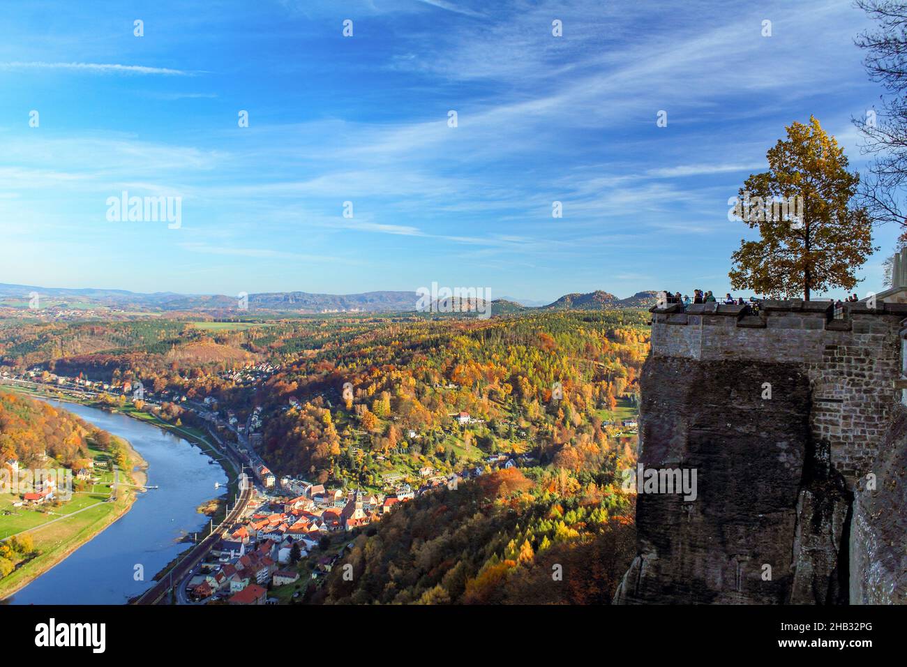 Vista dalla fortezza di Koenigstein sulla Svizzera sassone, Germania Foto Stock