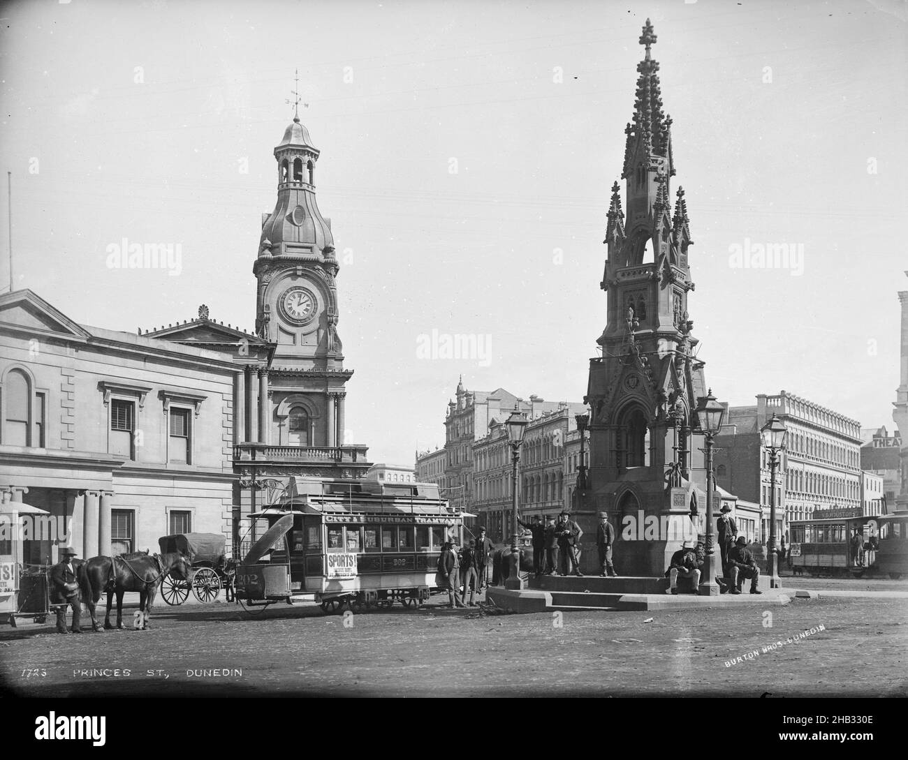 Princes Street, Dunedin, studio Burton Brothers, studio fotografico, Dunedin, Fotografia in bianco e nero, (MONUMENTO DI CARGILLS Foto Stock