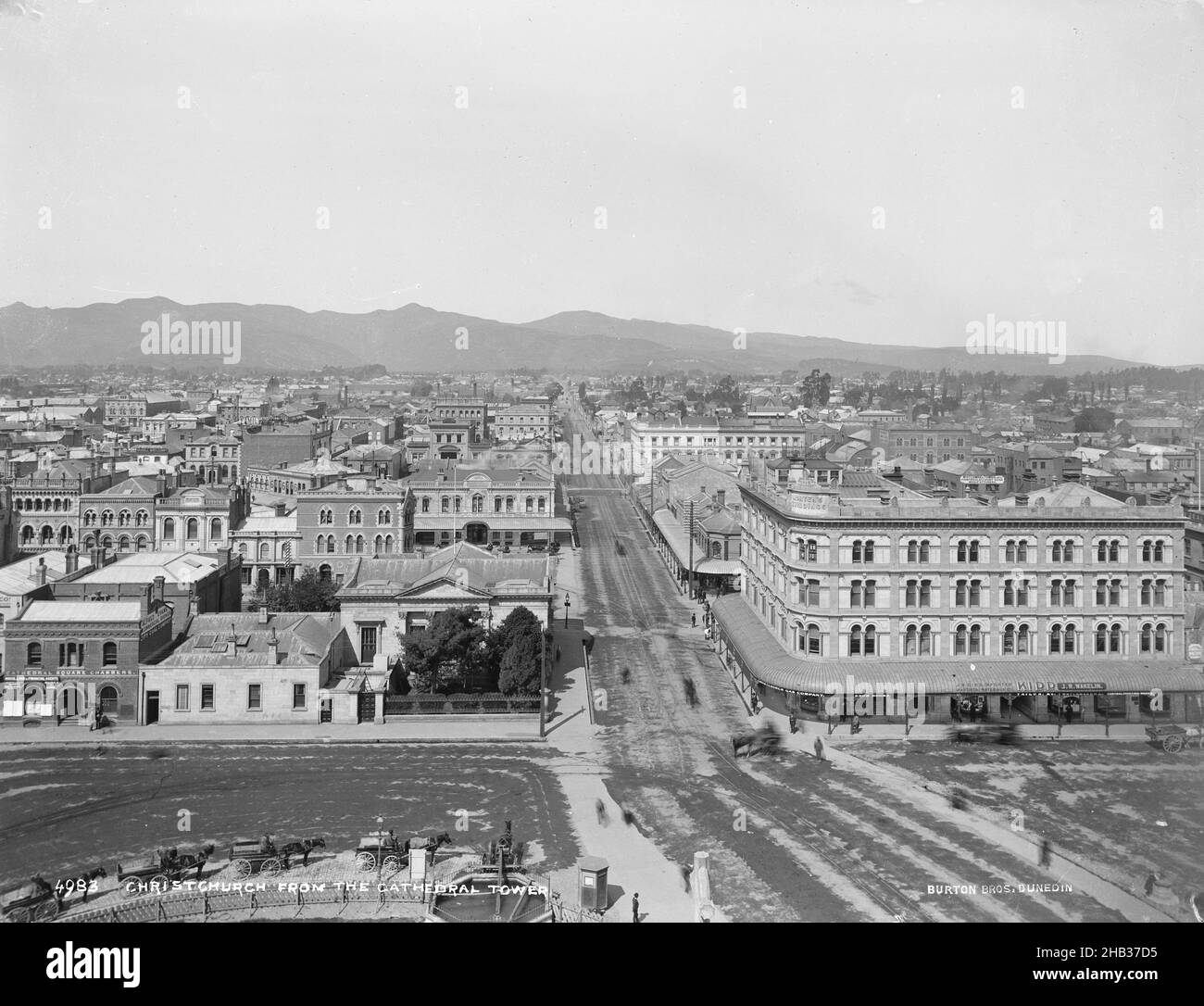 Christchurch dalla Torre della Cattedrale, studio Burton Brothers, studio fotografico, 1880s, Dunedin, processo su piastra asciutta di gelatina Foto Stock