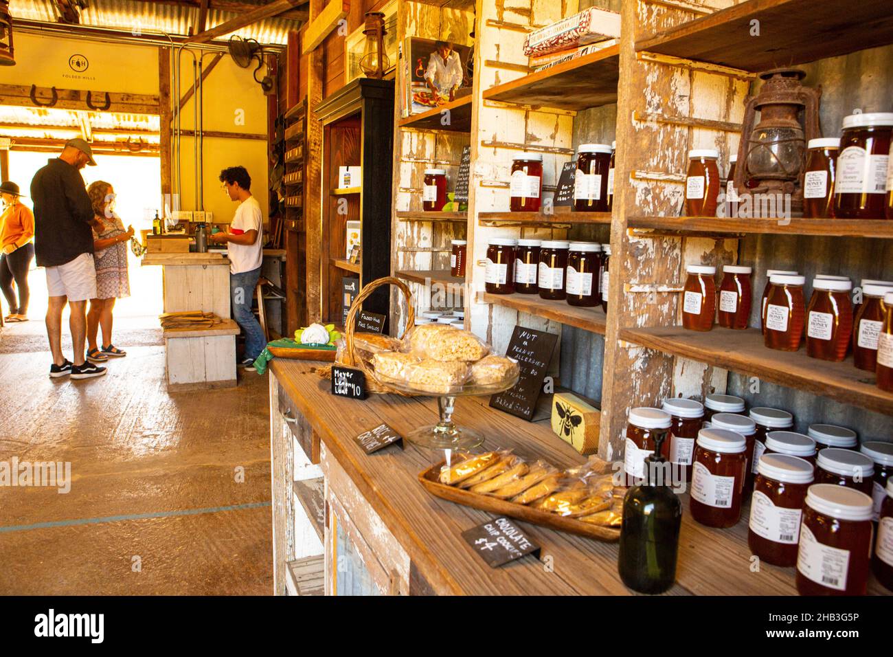 Miele e prodotti da forno in vendita, Fattstead colline ripiegate, Santa Ynez Valley, California Foto Stock