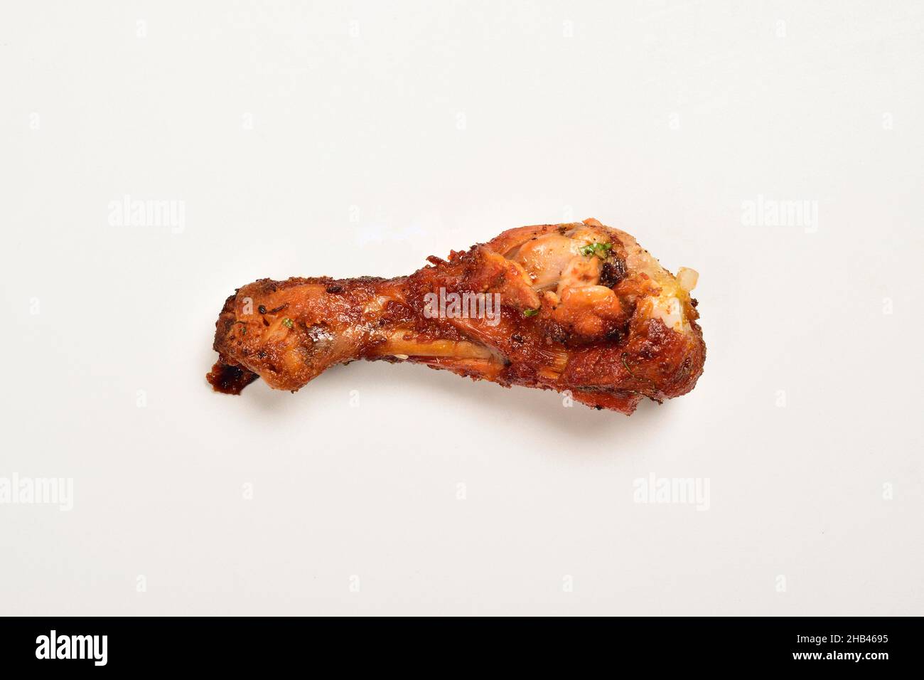 Pollo Tangri isolato su sfondo bianco, Tangri Kebab Foto Stock