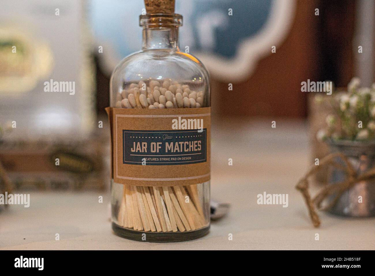 Vaso di fiammiferi presso il bar dei sigari per matrimoni Foto Stock