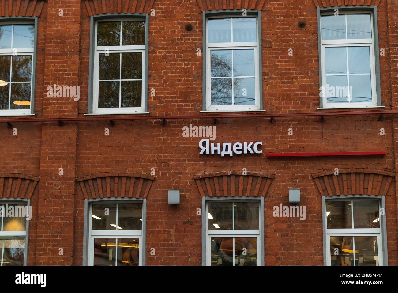yandex logo ufficio segno Internet motore di ricerca azienda russa IT .Russia,Mosca, 19okt2021. Foto Stock