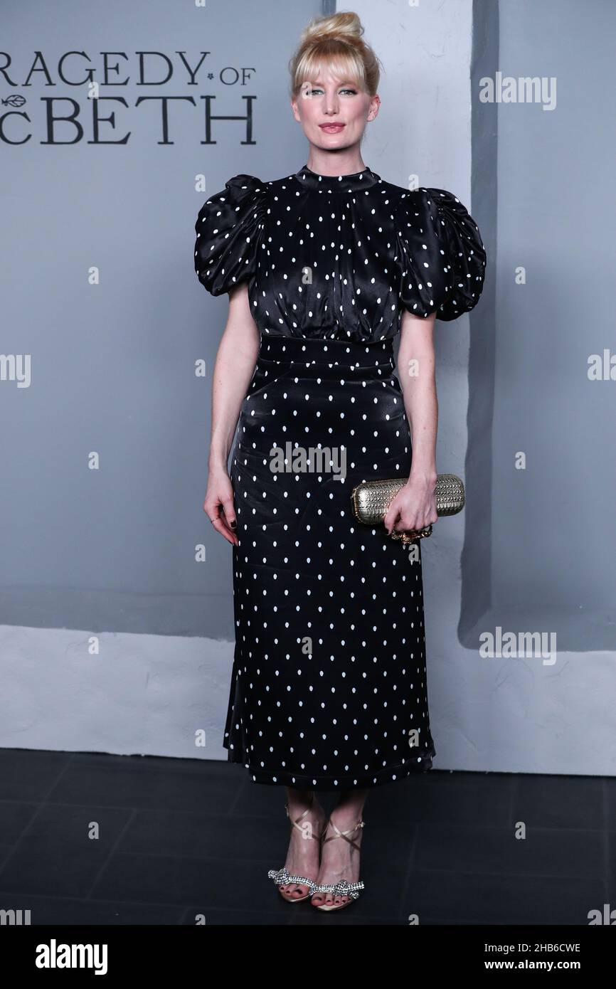 Los Angeles, Stati Uniti. 16th Dic 2021. LOS ANGELES, CALIFORNIA, USA - 16 DICEMBRE: L'attrice Emma King arriva al Los Angeles Premiere of Apple Original Films' e l'A24 'The Tragedy of Macbeth' tenuto presso il Directors Guild of America Theatre Complex il 16 dicembre 2021 a Los Angeles, California, USA. (Foto di Xavier Collin/Image Press Agency/Sipa USA) Credit: Sipa USA/Alamy Live News Foto Stock