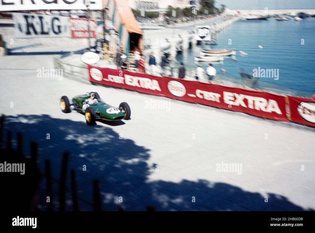 Formula uno corse automobilistiche Monaco Grand Prix 1961, Jim Clark nell'angolo tabaccheria Lotus-Climax Foto Stock