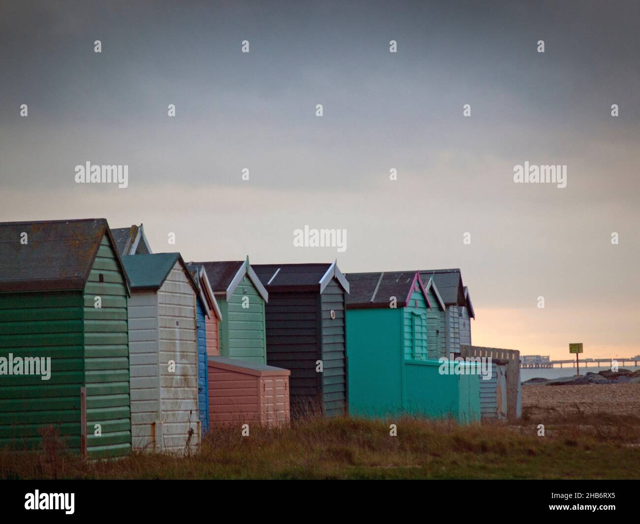 Capanne sulla spiaggia a Shoreham-by-Sea, Inghilterra Foto Stock