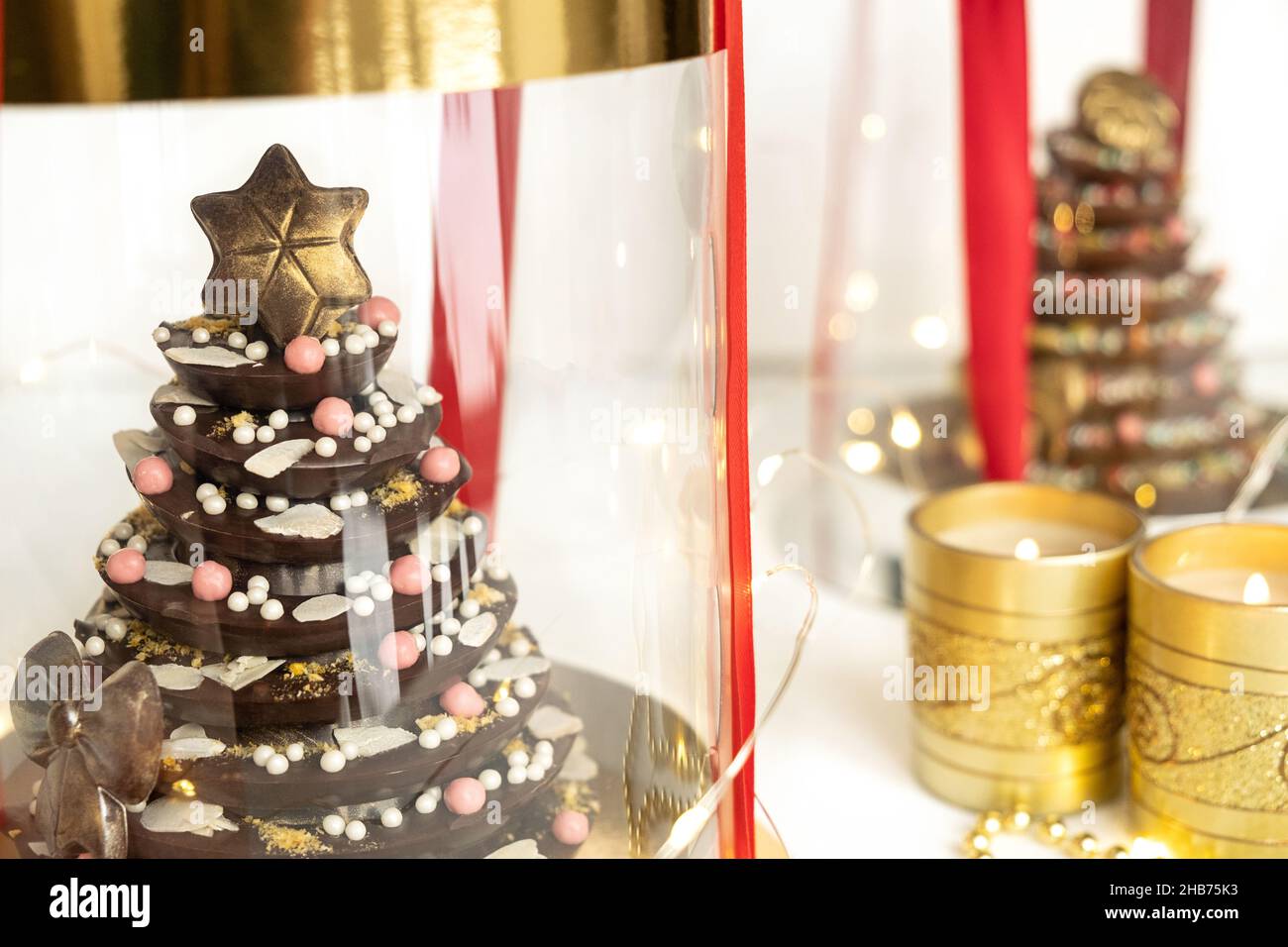 Fai da te il cioccolato di Natale o di Capodanno in confezione regalo. Cibo natale concetto Foto Stock