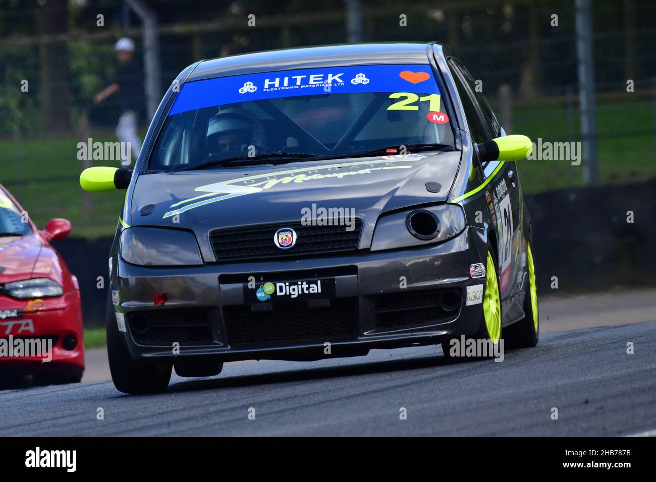 Simon McFie, FIAT punto Abarth, 750MC HITEK Alfa Romeo Championship, Festival Italia, Brands Hatch, Fawkham, Kent, Inghilterra, domenica 15th agosto, 2021. Foto Stock