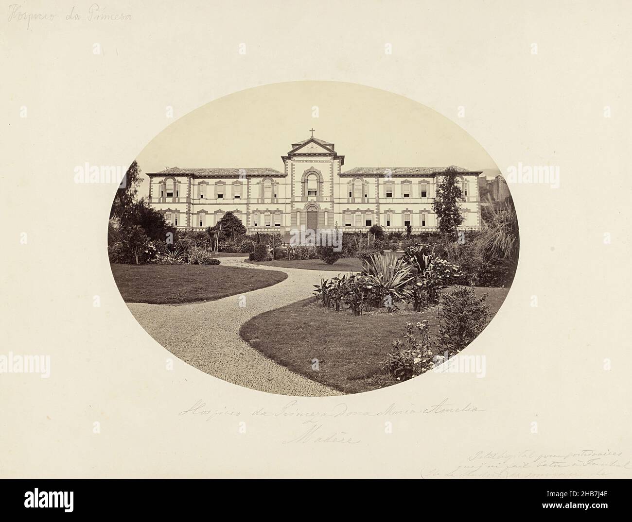 Hospicio da Princeza Dona Maria Amelia, Madère, vista sui giardini, João Francisco Camacho, Madeira, 1843 - 1898, stampa albume, altezza 261 mm x larghezza 344 mm Foto Stock