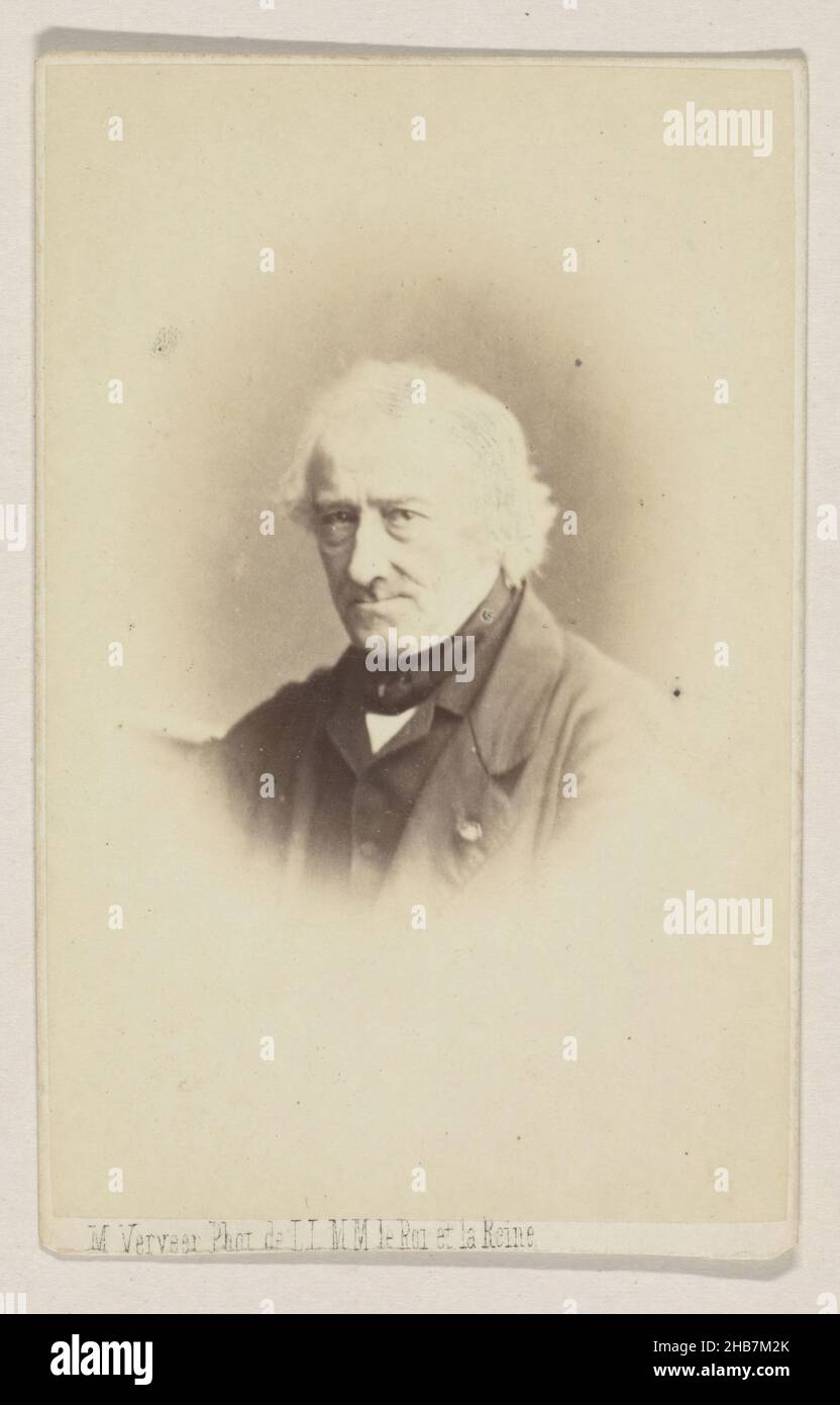 Ritratto di Jacob van Lennep, questa foto fa parte di un album., Maurits Verveer (menzionato sull'oggetto), 1855 - 1868, cartone, stampa albume, altezza 85 mm x larghezza 53 mm Foto Stock