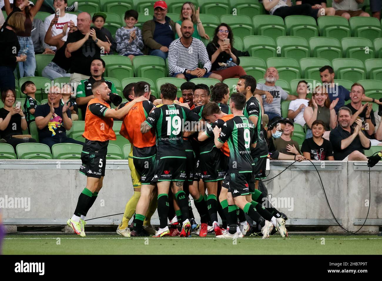 Melbourne, Australia, 17 dicembre 2021. Western United festeggia un gol durante il round 5 Della Partita di calcio A-League tra il Western United FC e l'Adelaide United all'AAMI Park il 17 dicembre 2021 a Melbourne, Australia. Credit: Dave Hewison/Speed Media/Alamy Live News Foto Stock