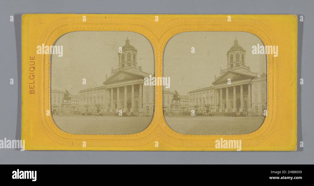 Place Royale a Bruxelles con la statua di Godefroid de Bouillon, Place Royale, Bruxelles (titolo sull'oggetto), Belgique (titolo della serie sull'oggetto), anonimo, Louis Eugène Simonis, Bruxelles, 1865-1875, supporto fotografico, carta, stampa albume, perforazione, altezza 88 mm x larghezza 178 mm Foto Stock