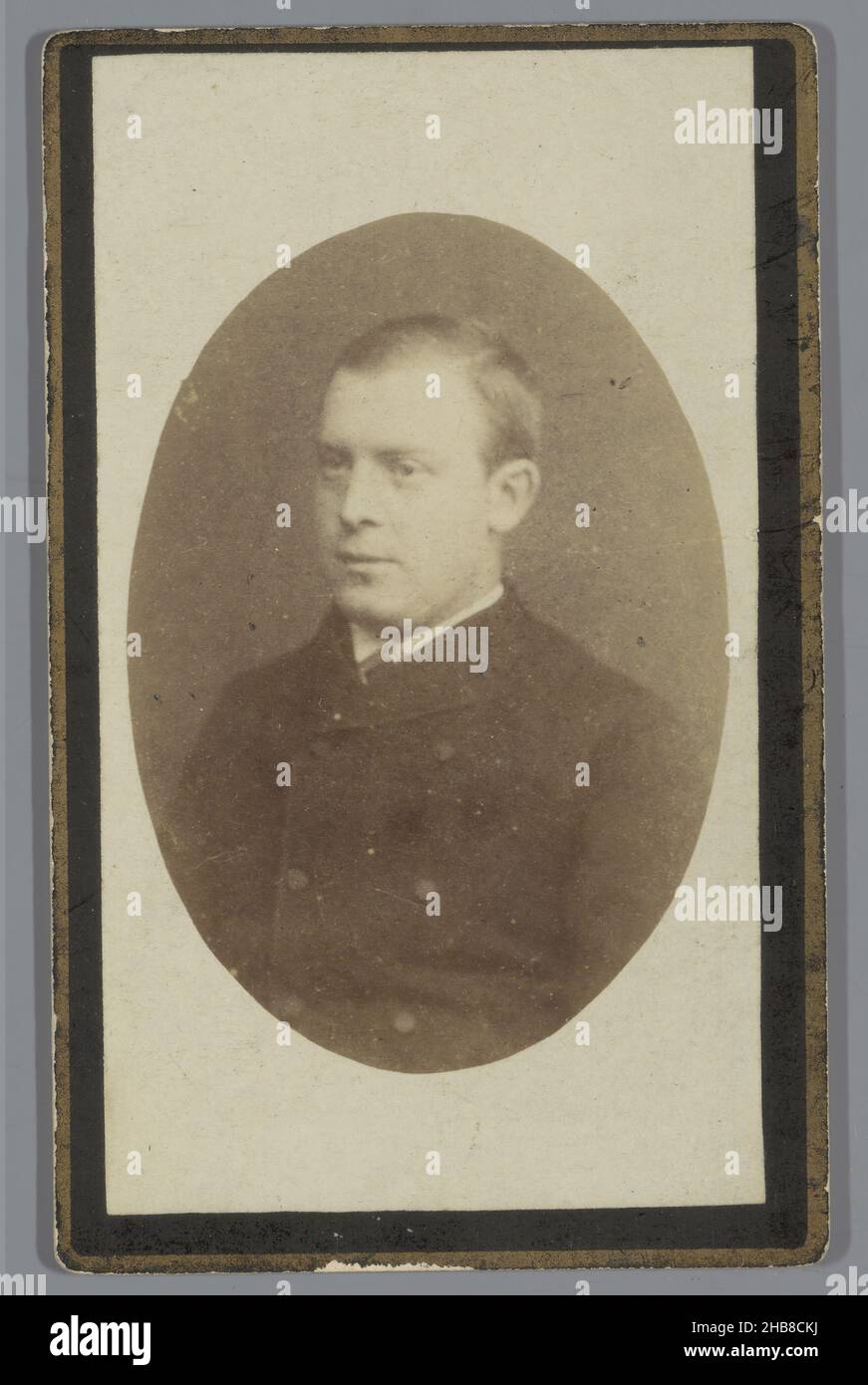 Ritratto di un uomo sconosciuto, anonimo, 1855 - 1885, carta, cartone, stampa albume, altezza 103 mm x larghezza 64 mm Foto Stock