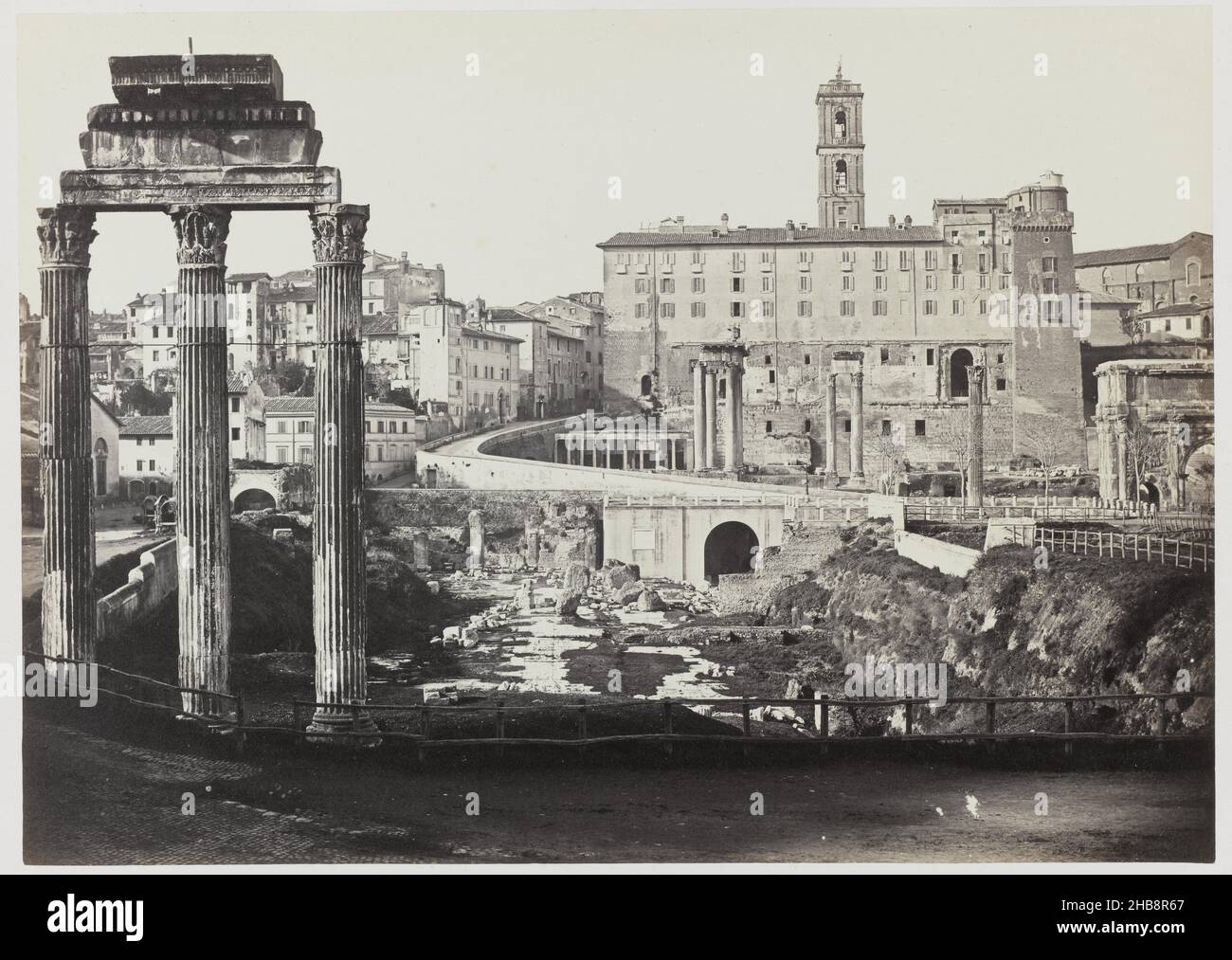 Vista del Foro Romano di Roma, G. Ninci & C, Giuseppe Ninci, c.. 1870, stampa albume, altezza 270 mm x larghezza 374 mm altezza 488 mm x larghezza 640 mm Foto Stock