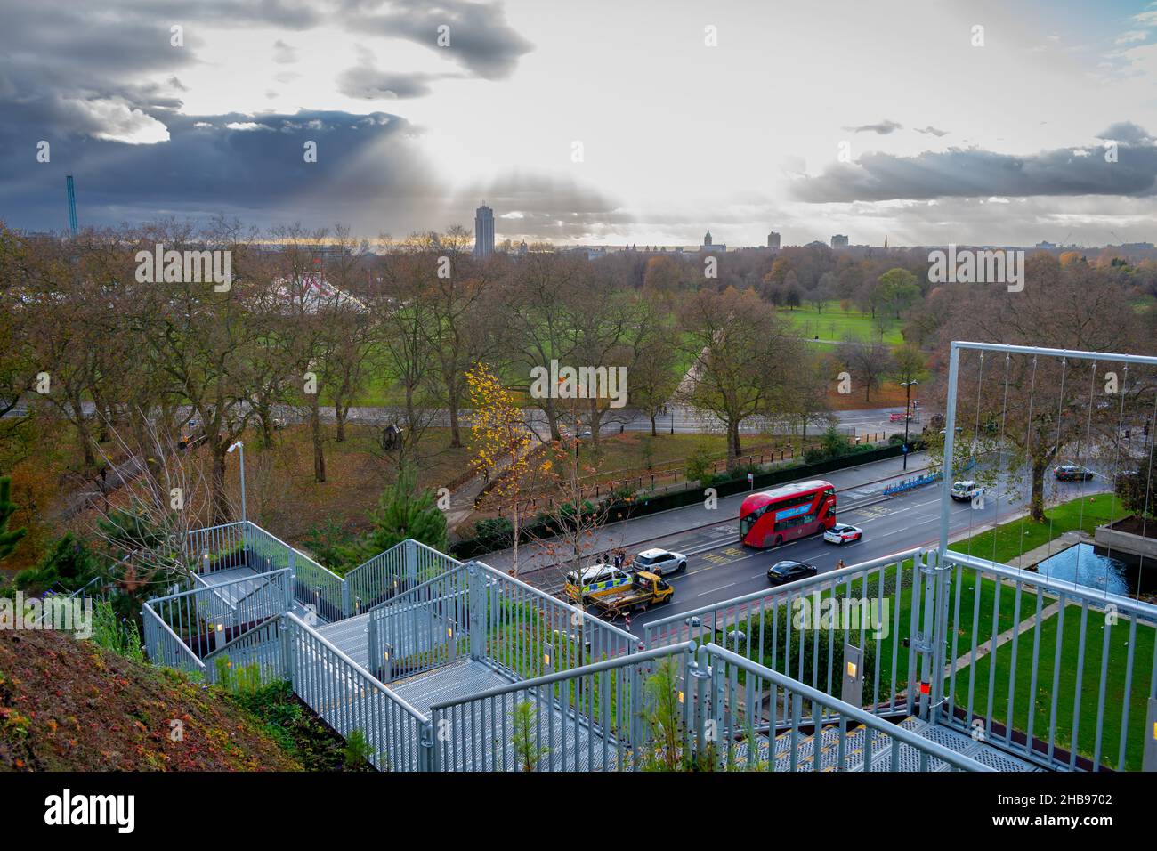 Londra. UK- 12.01.2021. Vista panoramica di Hyde Park dalla cima di Marble Arch Mound. Foto Stock