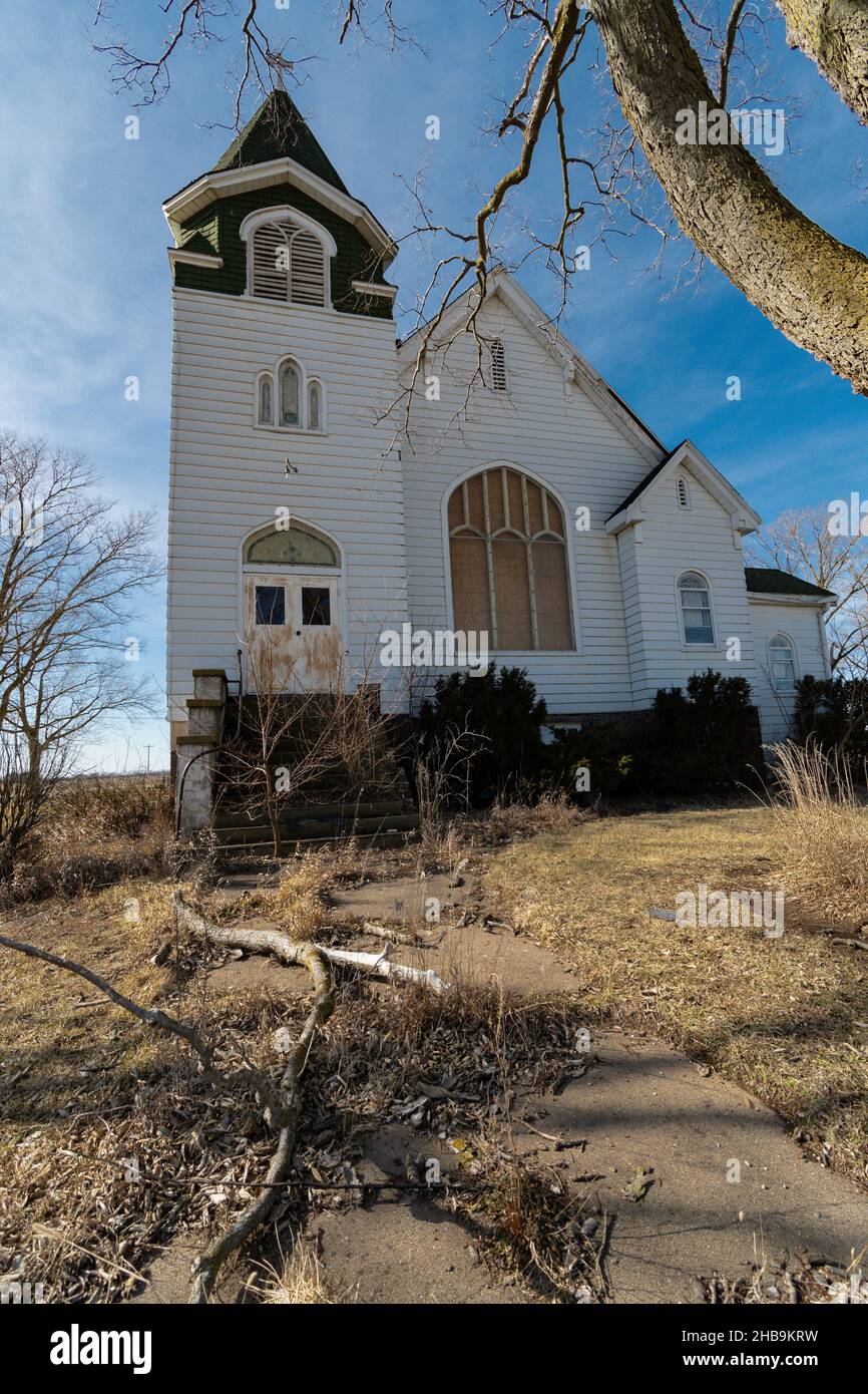 Abbandonata chiesa di campagna in Illinois rurale. Foto Stock