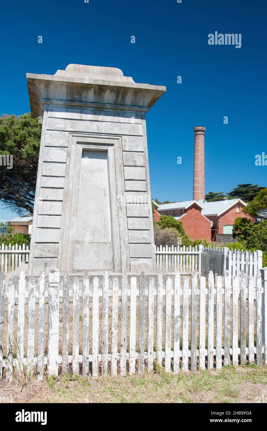 Il Monumento di Heaton (1856) è una volta sepolta sopra il cimitero originale presso la stazione di quarantena, Point Nepean National Park, Victoria, Australia Foto Stock