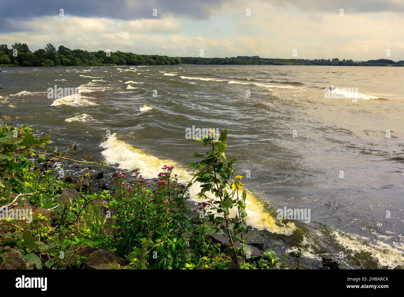 Vista del Lough Neagh nell'Irlanda del Nord Foto Stock