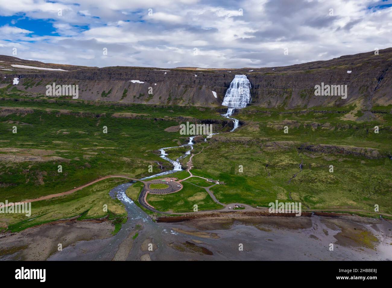 Vista aerea della cascata Dynjandi sulla penisola di Westfjords in Islanda Foto Stock