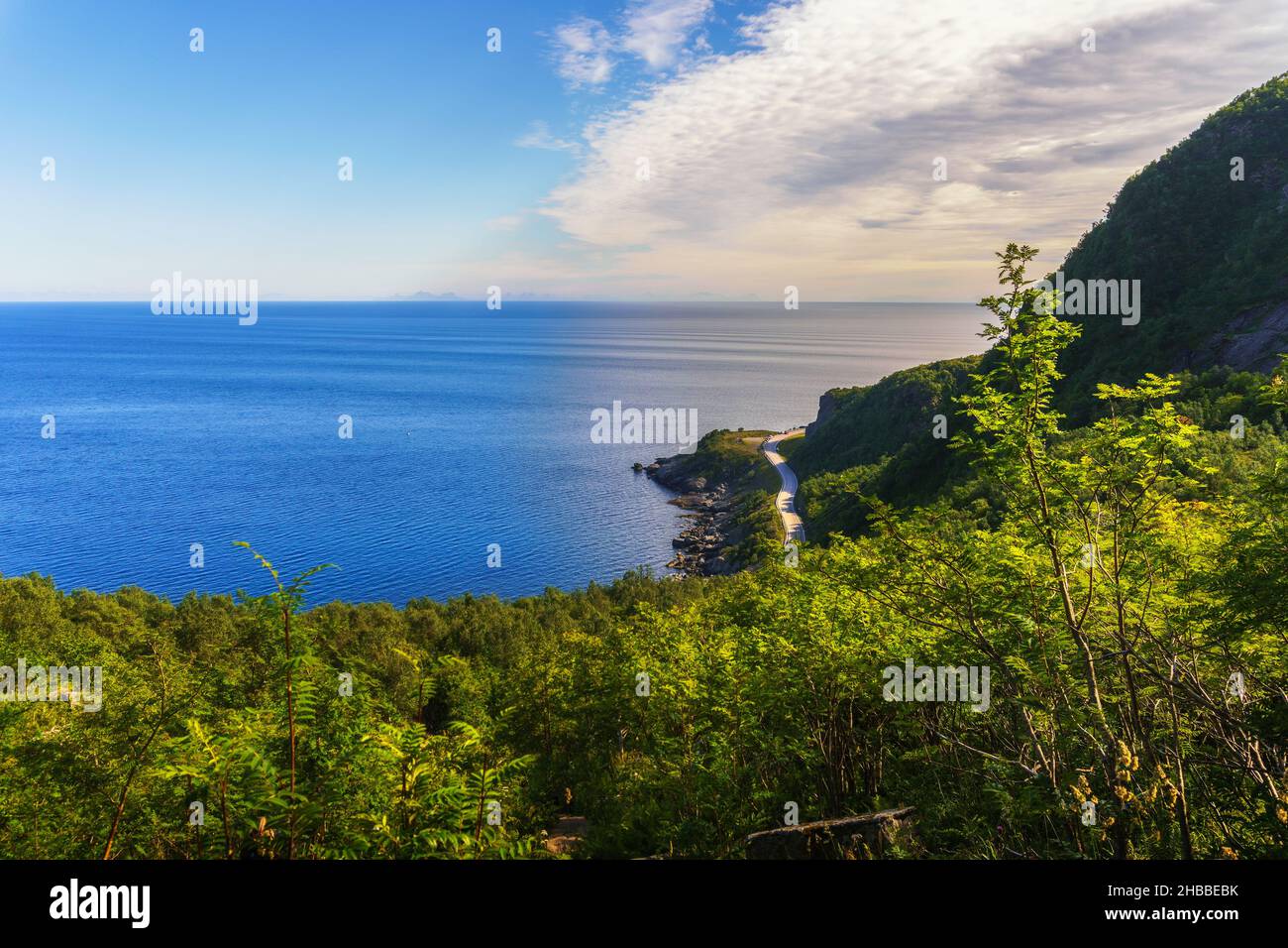 Vista panoramica dell'Oceano Atlantico dal sentiero al monte Reinebringen nella Norvegia settentrionale Foto Stock