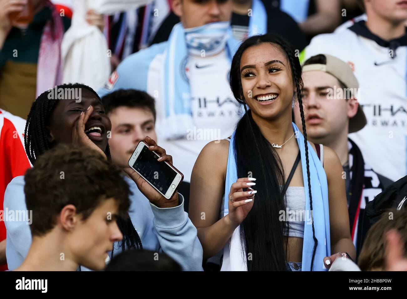 Melbourne, Australia, 18 dicembre 2021. Tifosi della città di Melbourne durante il round 5 Della Partita di calcio A-League tra il Melbourne City FC e la Melbourne Victory all'AAMI Park il 18 dicembre 2021 a Melbourne, Australia. Credit: Dave Hewison/Speed Media/Alamy Live News Foto Stock
