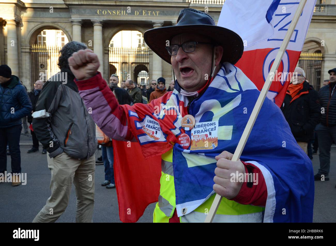 Una folla incredibile a Parigi per questa dimostrazione di salute anti-pass, alla chiamata di florian philippot leader del partito 'i patrioti' Foto Stock