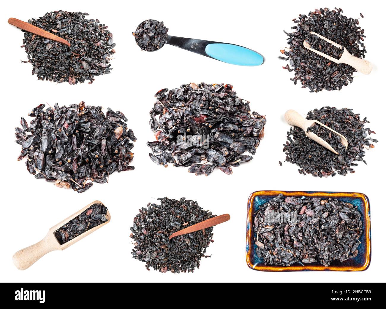 Set di vari tipi di frutta secca di colore nero berberberi su sfondo bianco Foto Stock