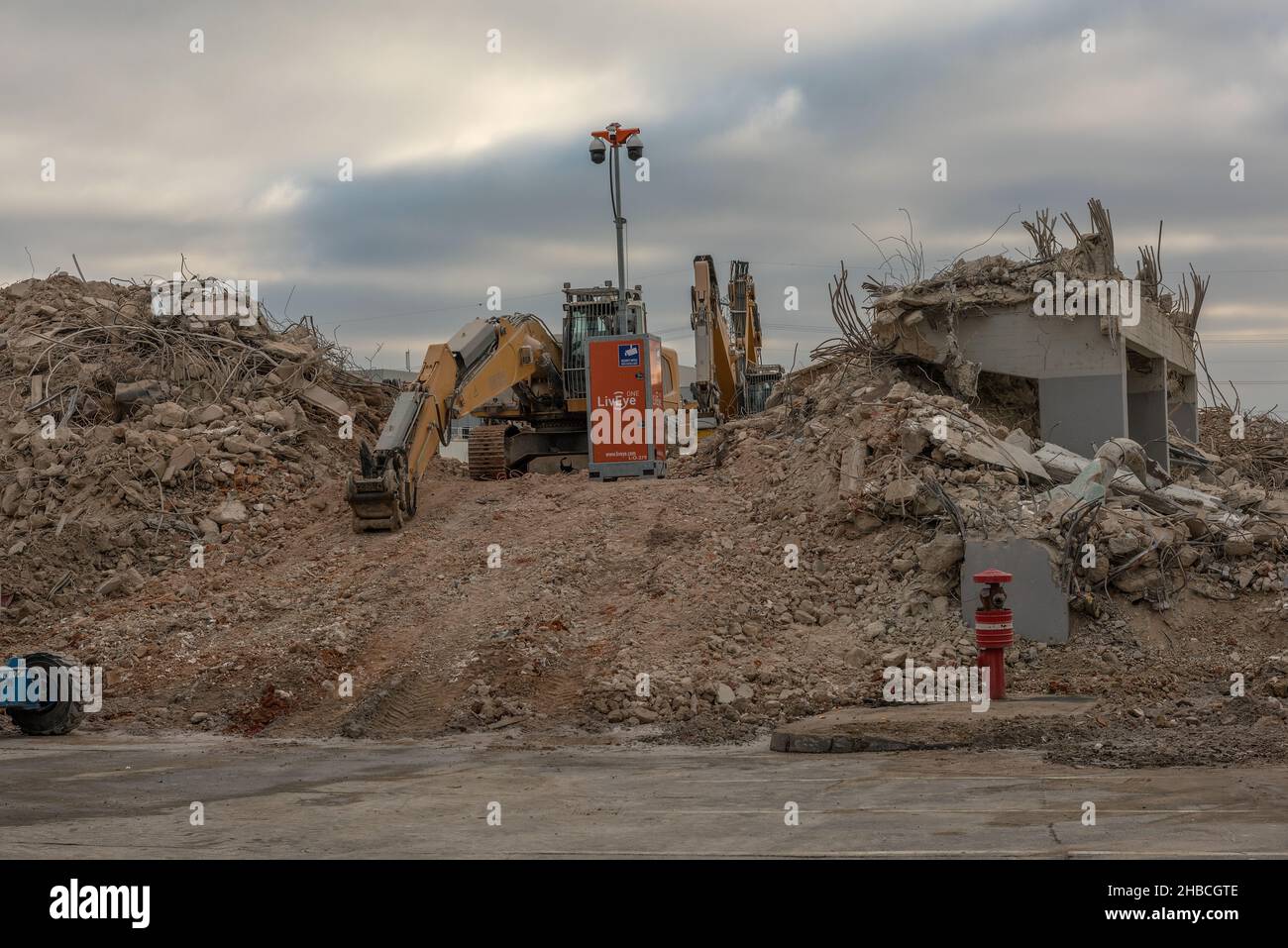 Demolizione di un edificio in un centro commerciale Foto Stock