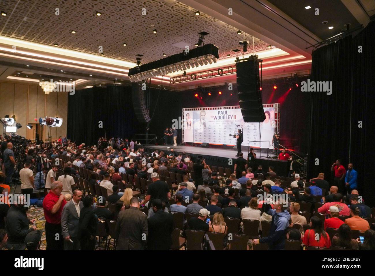 Tampa, Florida, Stati Uniti. 17th dicembre 2021. TAMPA, FL - DICEMBRE 17: Tiri vari da Seminole Hard Rock Tampa per Jake Paul vs. Tyron Woodley 2 - Media Week il 17 Dicembre 2021 a Tampa, Florida, Stati Uniti. (Foto di Louis Grasse/PxImages) Credit: PX Images/Alamy Live News Foto Stock