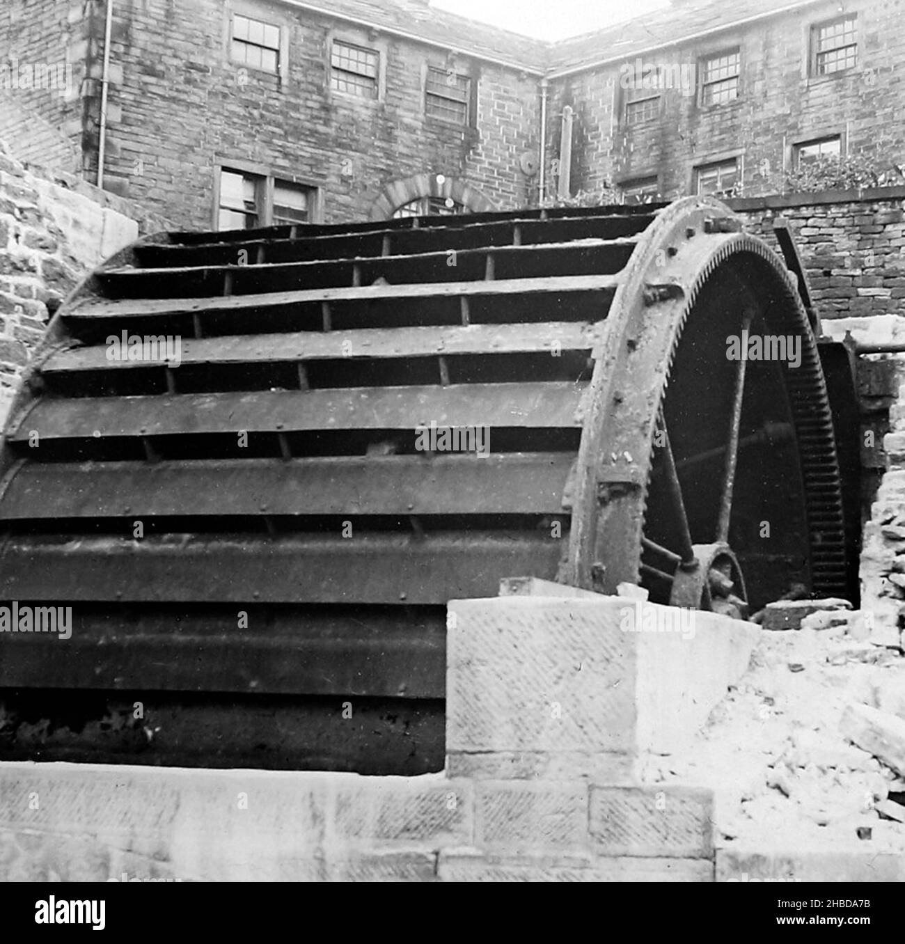 Waterwheel, Upper Steps Mill, Honley, periodo vittoriano Foto Stock
