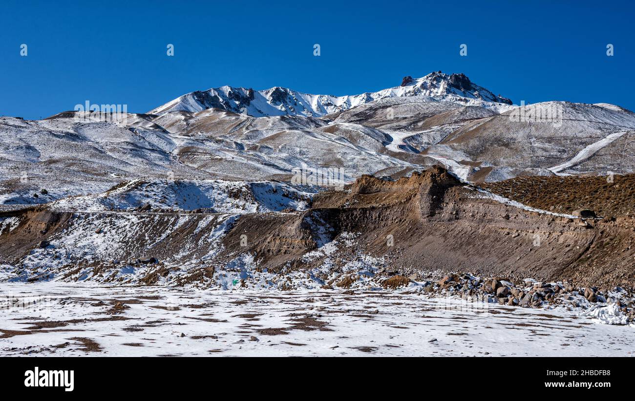 Monte Erciyes (turco: Erciyes Dağı), Kayseri, Turchia. La vetta più alta dei Monti Taurus. Foto Stock