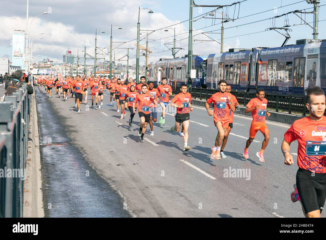 Istanbul 29 ottobre 7K evento di esecuzione Istanbul Turchia - 10.29.2021 Foto Stock