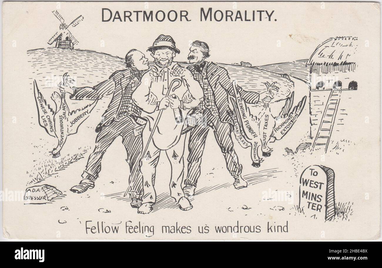 "La moralità di Dartmoor. Fellow Feeling ci rende meravigliosi come': Cartolina satirica che mostra i politici del Partito Liberale David Lloyd George & Winston Churchill con un condannato Dartmoor che indossa un smok e pantaloni del prigioniero, 1910. I due politici hanno derubato una gallina e trasportano gli uccelli (che hanno messaggi critici sulle loro politiche e campagna elettorale scritta su di loro - per esempio "catene cinesi bugie”, "salario avventuroso”, "Jobbery”, "licensing plunder”, "tasse ingiuste”, "Richmond Extortion", "Servant Tasses" e "Limehouse"). Il nome di Ada Dressler è scritto su una roccia vicino Churchill Foto Stock "La moralità di Dartmoor. Fellow Feeling ci rende meravigliosi come': Cartolina satirica che mostra i politici del Partito Liberale David Lloyd George & Winston Churchill con un condannato Dartmoor che indossa un smok e pantaloni del prigioniero, 1910. I due politici hanno derubato una gallina e trasportano gli uccelli (che hanno messaggi critici sulle loro politiche e campagna elettorale scritta su di loro - per esempio "catene cinesi bugie”, "salario avventuroso”, "Jobbery”, "licensing plunder”, "tasse ingiuste”, "Richmond Extortion", "Servant Tasses" e "Limehouse"). Il nome di Ada Dressler è scritto su una roccia vicino Churchill Foto Stock