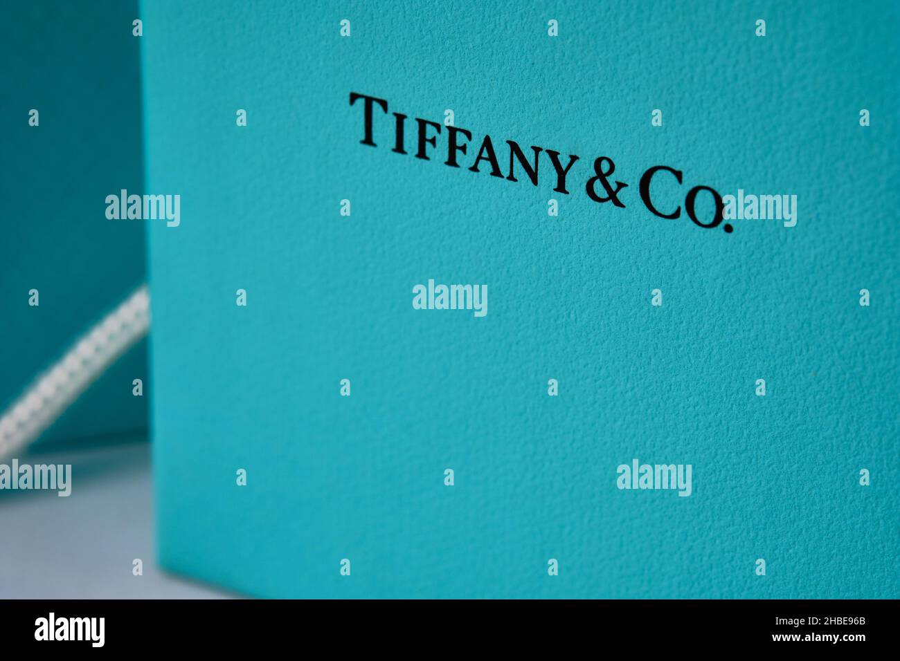 Borsa colorata con marchio Tiffany and Co Foto Stock
