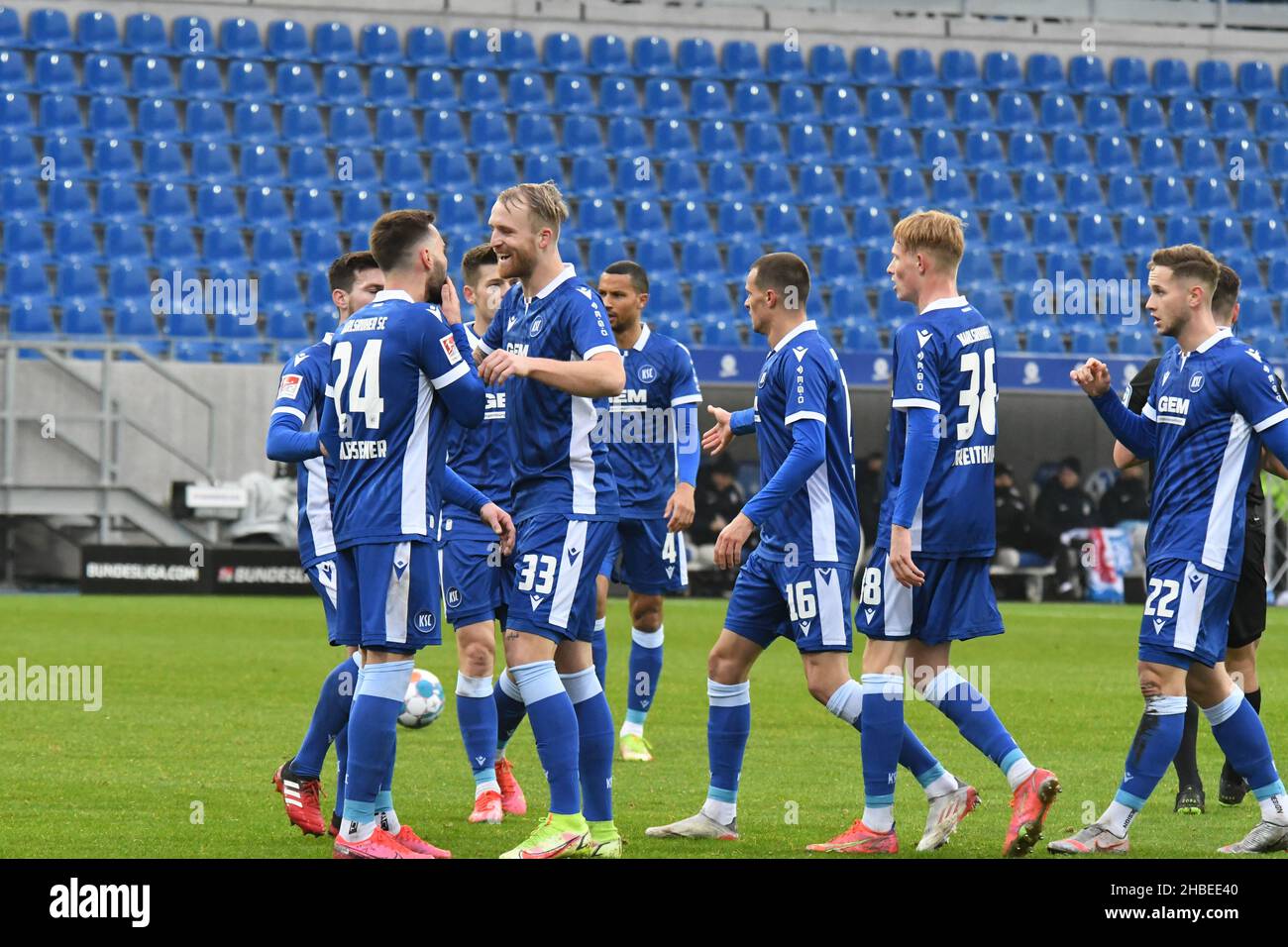 Seconda lega Karlsruher SC vs Hansa Rostock, KSC Karlsruhe WIldparkstadion 19. dicembre 2021 Foto Stock