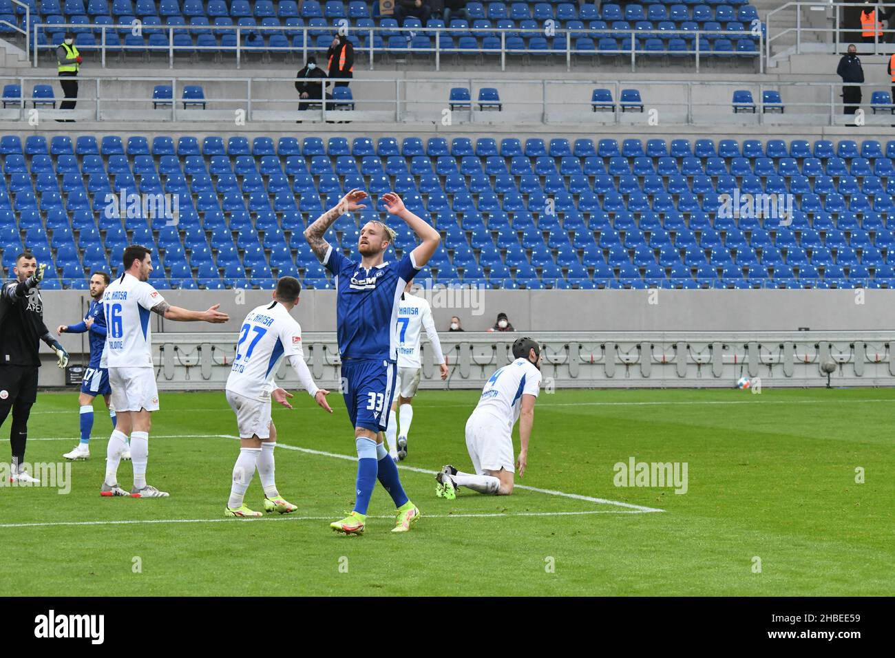 Seconda lega Karlsruher SC vs Hansa Rostock, KSC Karlsruhe WIldparkstadion 19. dicembre 2021 Foto Stock