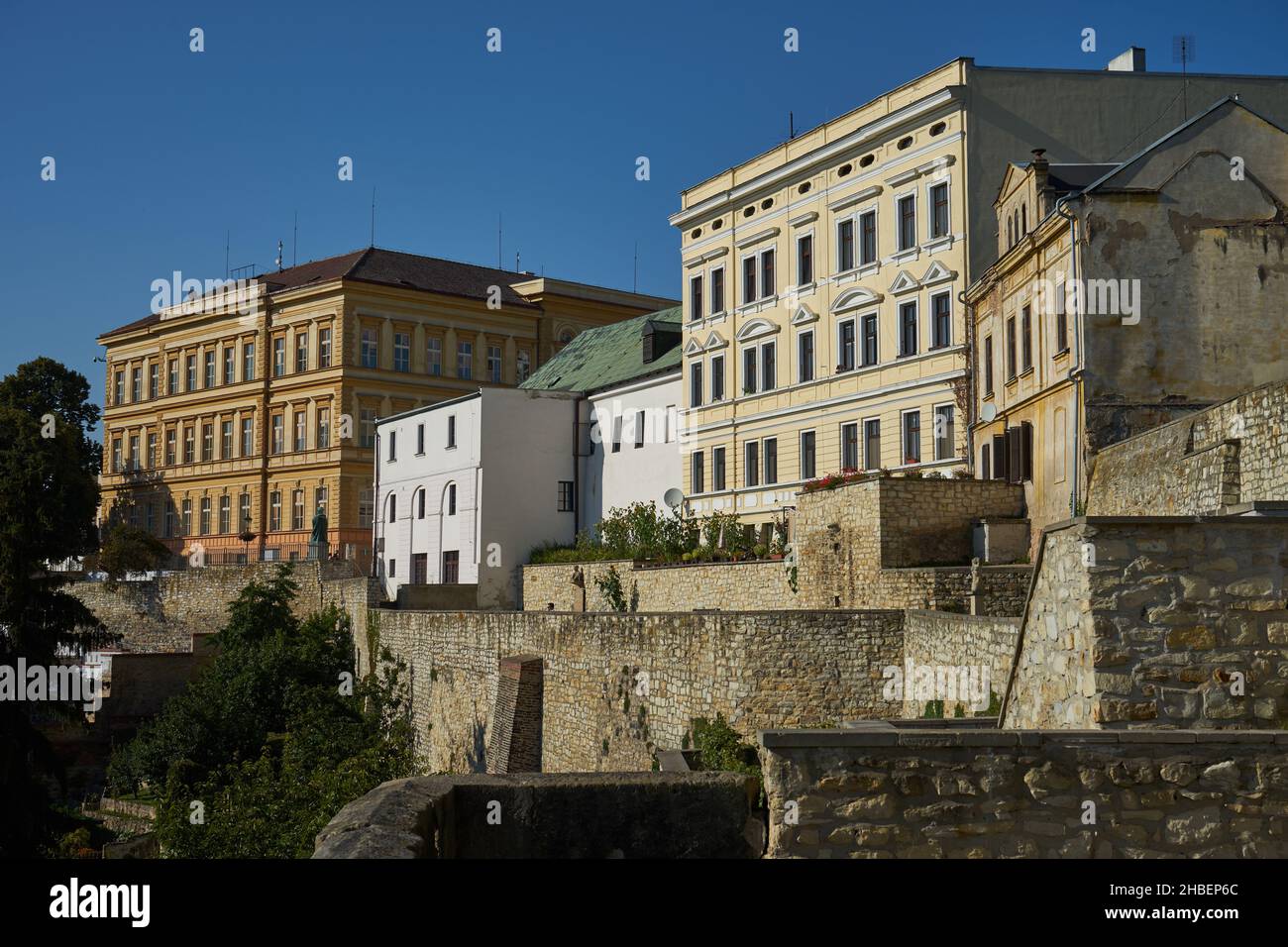 Litomerice, Repubblica Ceca - 9 settembre 2021 - i bastioni esterni di José Rizal nel pomeriggio Foto Stock