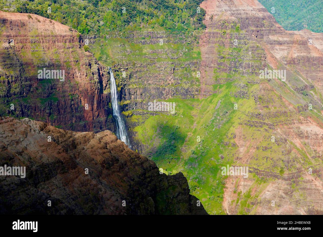 Cascata nel Waimea Canyon Foto Stock