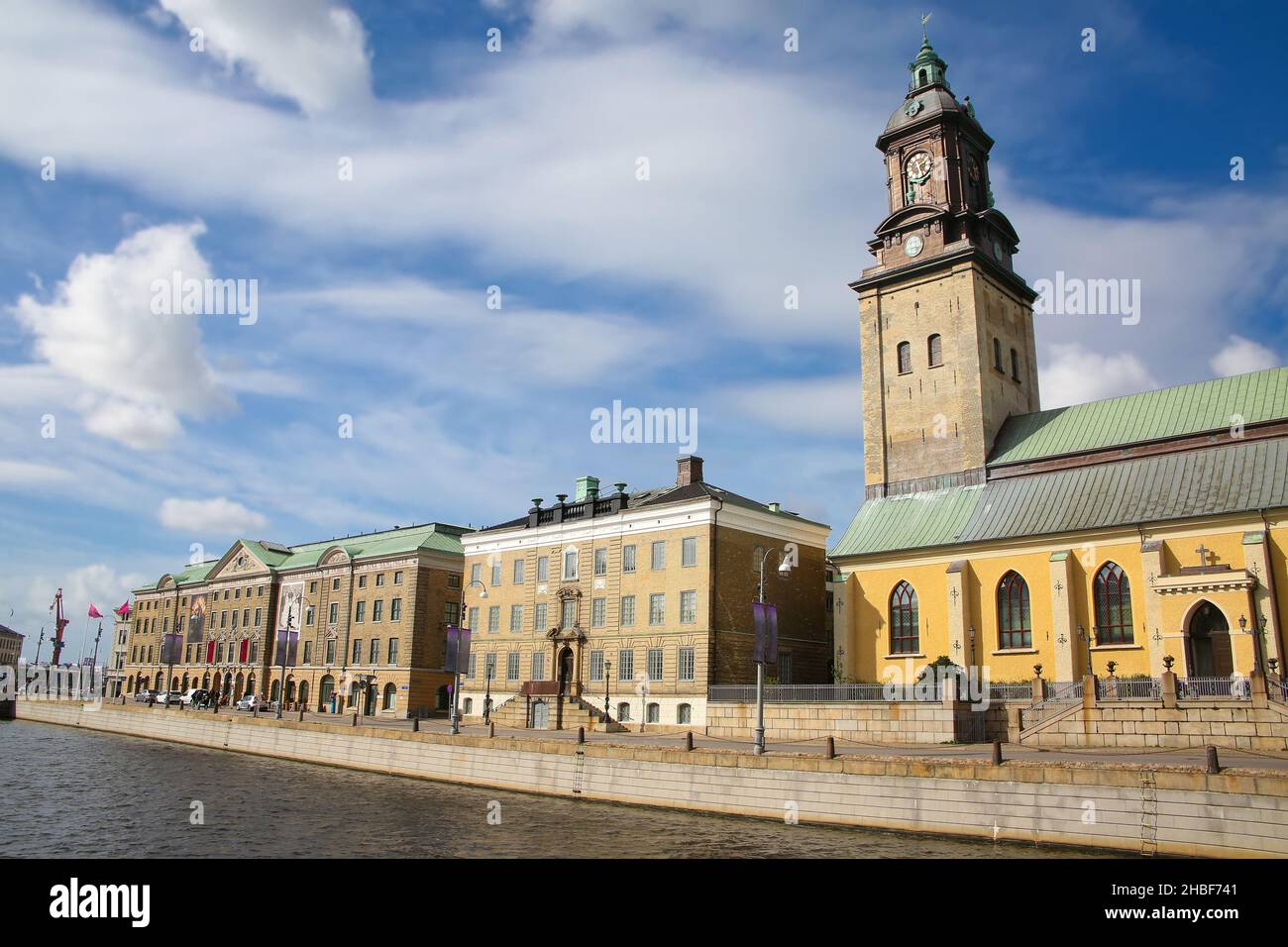 Chiesa di tyska, o Chiesa di Christina, chiesa costruita in mattoni gialli accanto a Ostindiska Huset, costruita dalla compagnia svedese dell'India orientale, Gothenburg, Svezia. Foto Stock