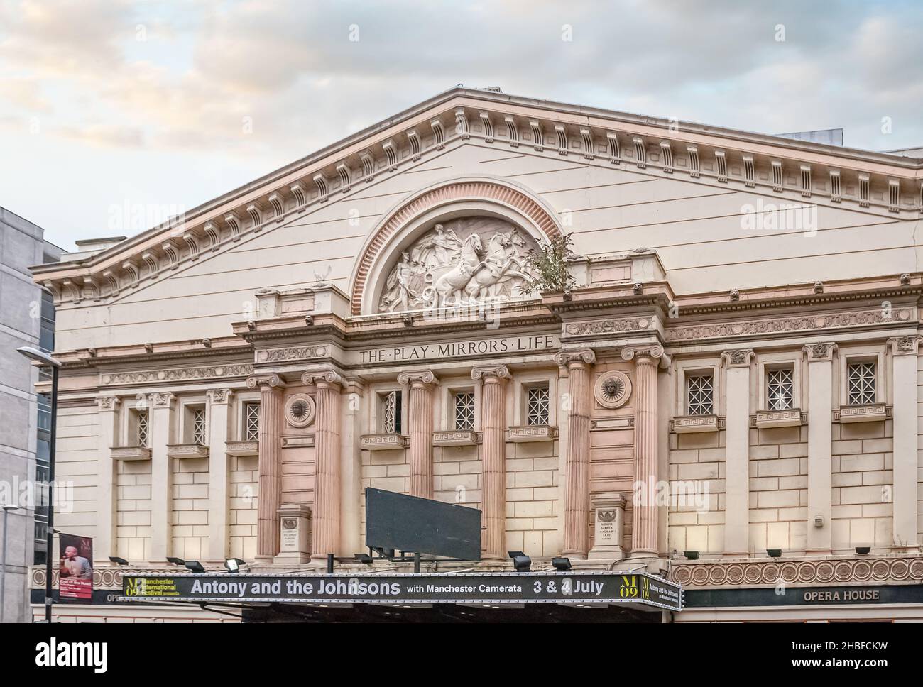 Il Manchester Opera House in Quay Street, Inghilterra, è un teatro commerciale da 1.920 posti. Foto Stock