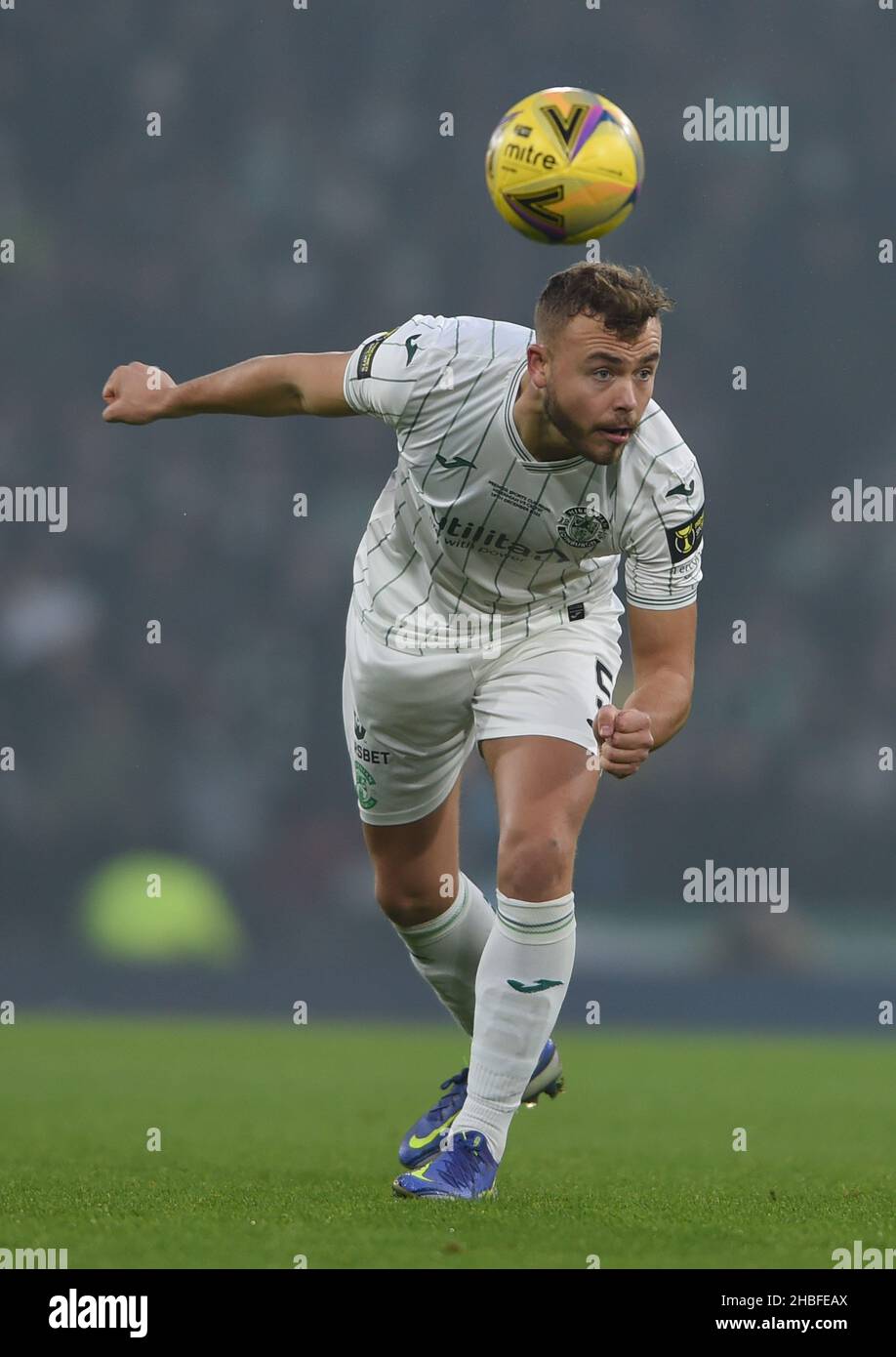 Glasgow, Scozia, 19th dicembre 2021. Ryan Porteous di Hibernian durante la partita della Premier Sports Cup ad Hampden Park, Glasgow. Il credito dell'immagine dovrebbe leggere: Neil Hanna / Sportimage Foto Stock