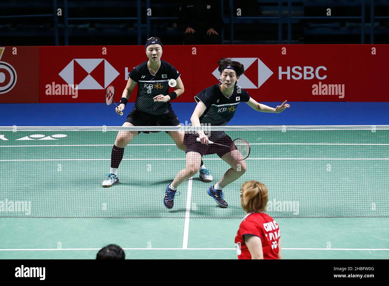 Huelva, Spagna. 19th Dic 2021. (L-R) Shin Seung Chan, Lee Sohee (KOR) Badminton : Corea Coppia durante la partita finale Womens Doubles contro China Coppia sul BWF 'TotalEnergies BWF World Championships 2021' al Palacio de Los Deportes Carolina Marin a Huelva, Spagna . Credit: Mutsu Kawamori/AFLO/Alamy Live News Foto Stock